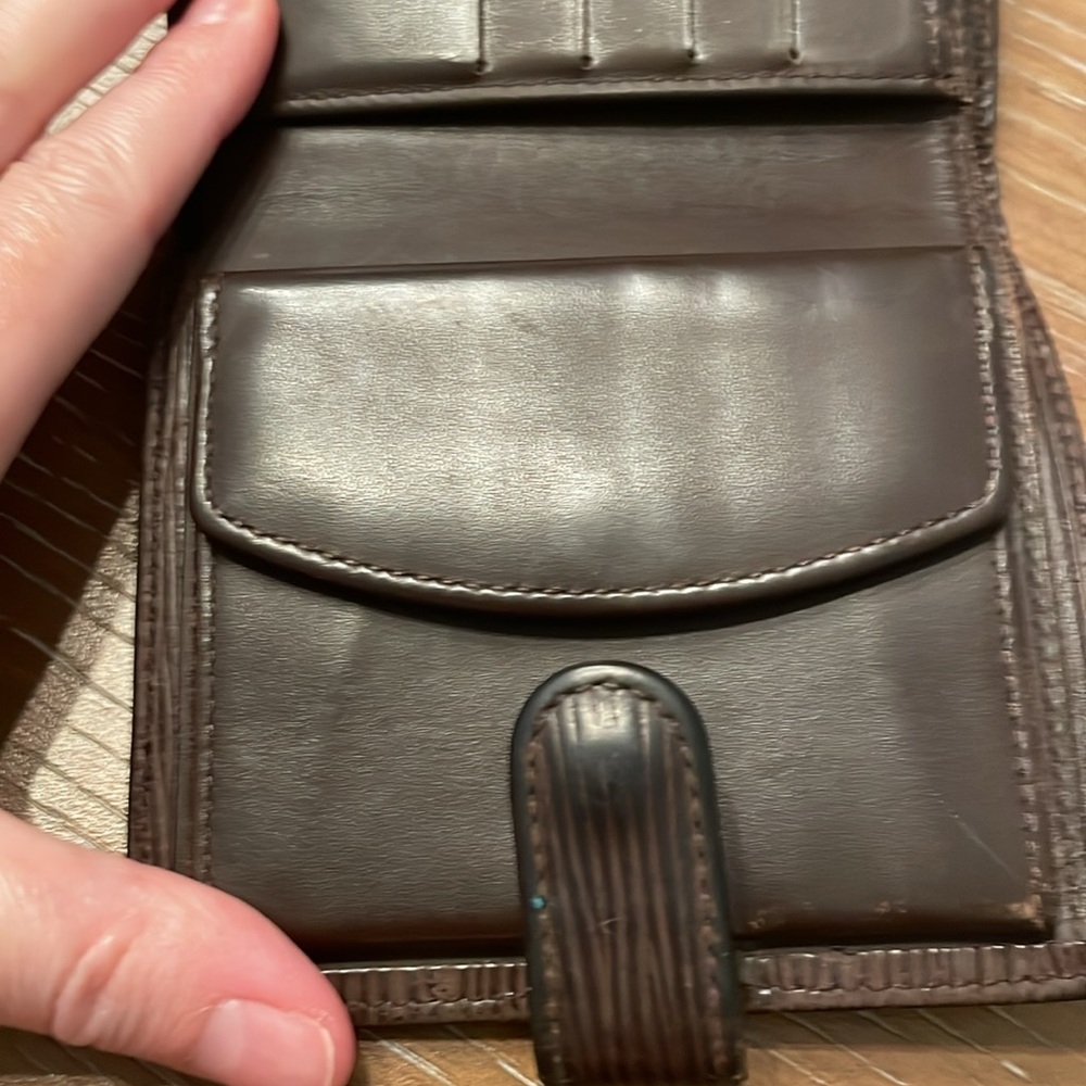 SALE PRICE FIRM Louis Vuitton brown Epi leather men’s compact wallet - Picture 10 of 12